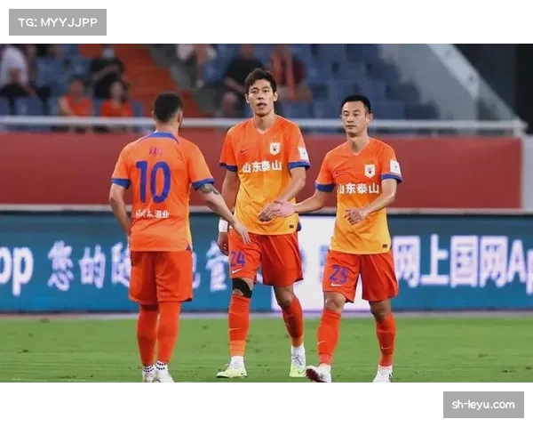 河南队主场力克山东泰山 中场拦截成效显著 河南队主场力克山东泰山 中场拦截成效显著